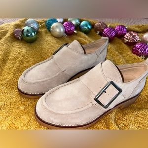 Clarks sz 9 suede shoes.